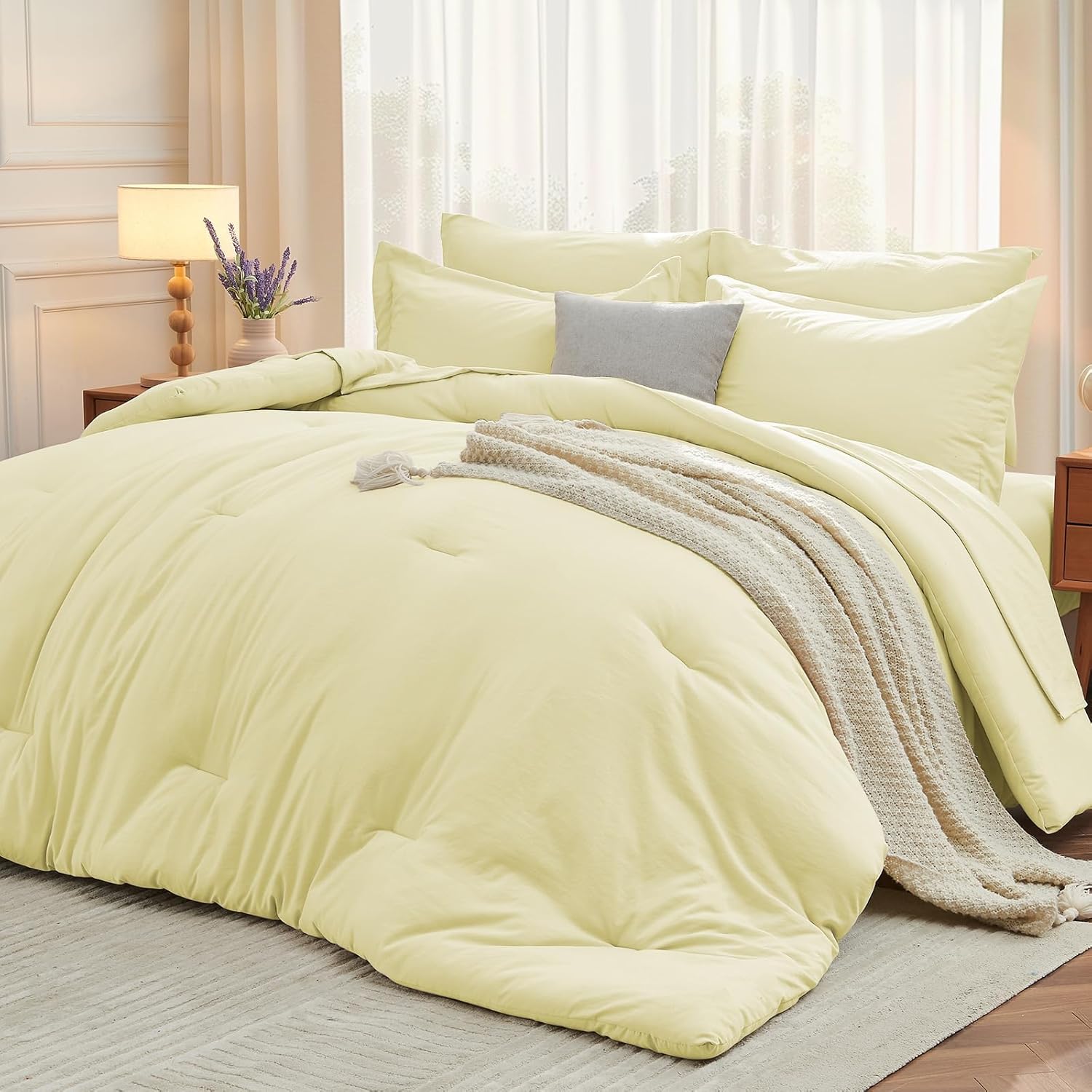 Yuelora Queen Bed in a Bag Set, 7 Pieces, Beige