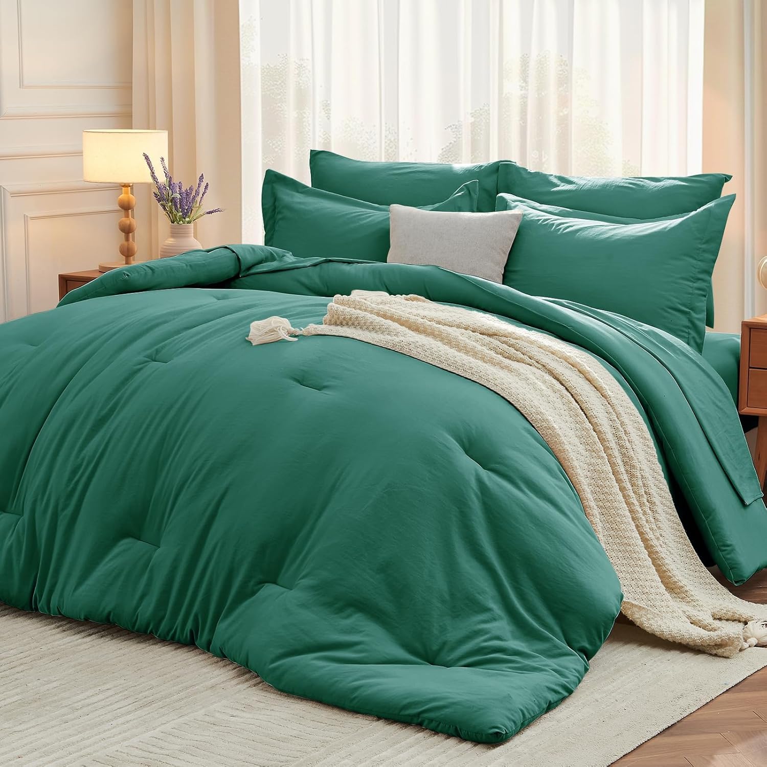 Yuelora Queen Bed in a Bag Set, 7 Pieces, Beige
