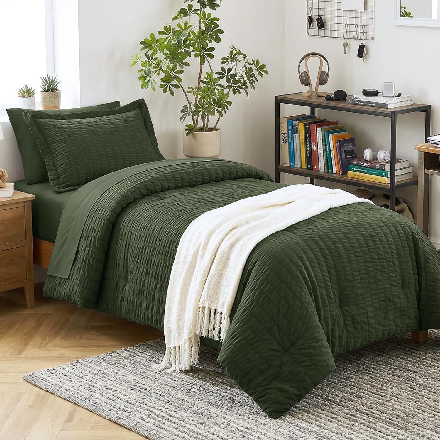 Yuelora Queen Bedding Set, 7 Pieces, Brown Seersucker Comforter Set